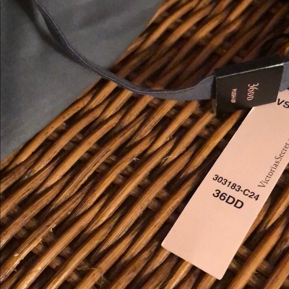 Victoria’s Secret gray 36DD NWT Bra - Picture 4 of 4